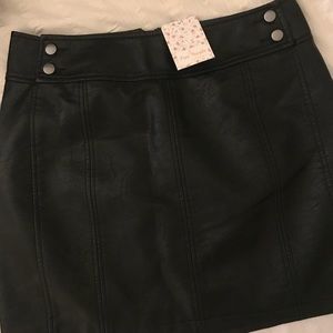 Free People Sz 8 Black Faux Leather Skirt